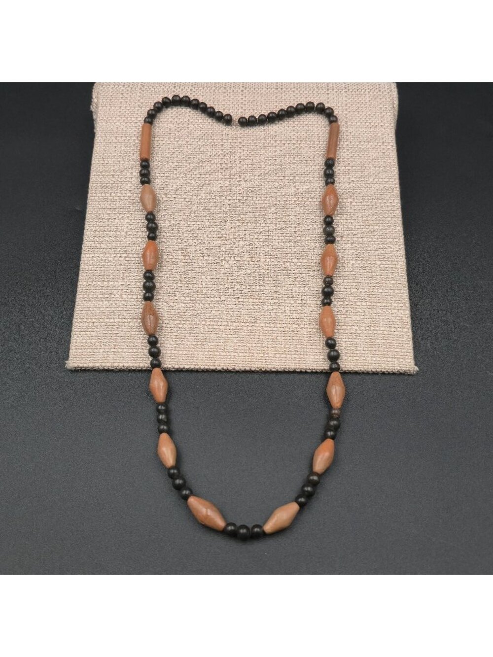 Slip On 14 Inch Vintage Retro 70's Graduated Beaded Wood Necklace B1149